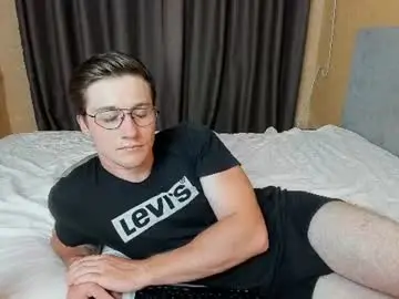 Chaturbate Live Sex Cam of deni_boy99