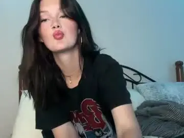 Chaturbate Live Sex Cam of itskaylaaa
