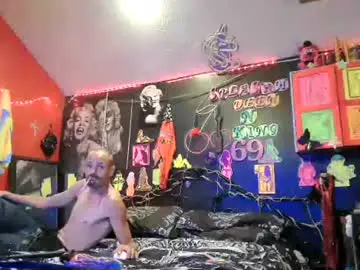 Chaturbate Live Porn of kjs_daddy123