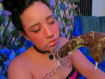 Chaturbate Nude Webcam of emy_evie1