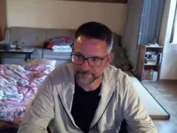 Chaturbate Live Sex Cam of supersquirrel81