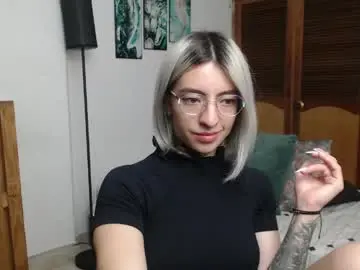 Chaturbate Free Porn Cam of alicee_logan_