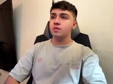 Chaturbate Nude Webcam of aron__cooper