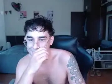 Chaturbate Live Sex Cam of steveoceanbeanhuge