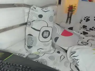 Chaturbate Adult Video Chat of yinaross