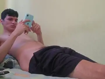 Chaturbate Live Sex Cam of paulhot18