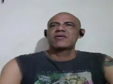 Chaturbate Live Sex Cam of retlam37