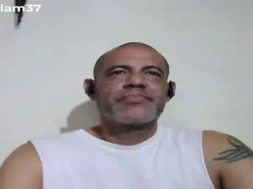 Chaturbate Live Sex Cam of retlam37