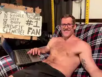 Chaturbate Live Sex Cam of sillydillynewfie
