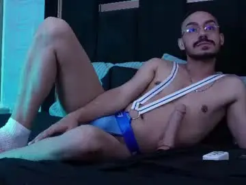 Chaturbate Live Sex Cam of thomasmontiel