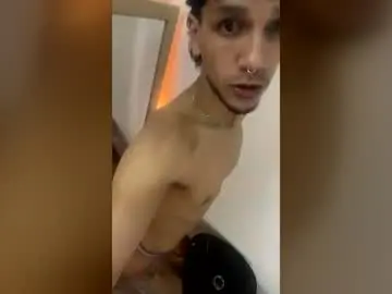Chaturbate Nude Webcam of benjamin613999
