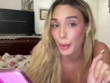 Chaturbate Adult Video Chat of briiiibaby01