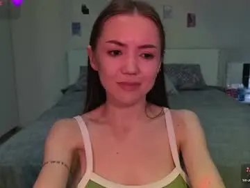 Chaturbate Live Sex Cam of sweetieee_kira