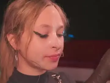 Chaturbate Watch Live Sex Cams of karolinedeep_love