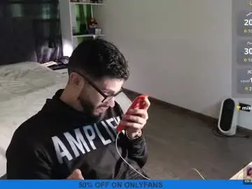Chaturbate Watch Live Sex Cams of phantom_bigger1