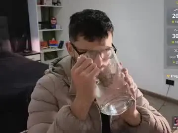 Chaturbate Sex Cam of phantom_bigger1