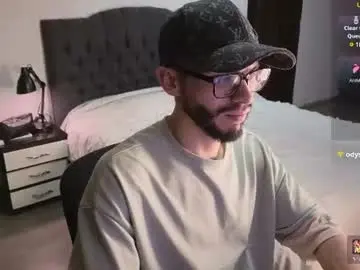 Chaturbate Live Porn of phantom_bigger1