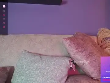 Chaturbate Sex Cam of roselinedior