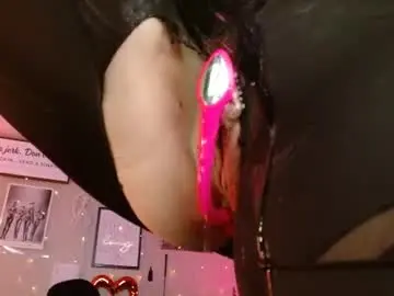 Chaturbate Best live sex cam show of milf_lacey