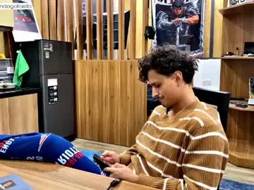 Chaturbate Watch Live Sex Cams of orlando__bloom
