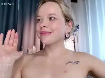 Chaturbate Live Porn of milly_shy