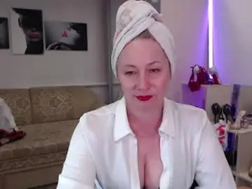 Chaturbate Free Live Porn of mistress_milfa