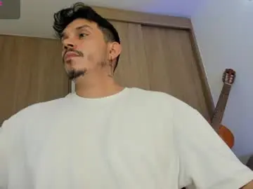 Chaturbate Watch Live Sex Cams of legolas_15