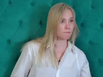 Chaturbate Adult Video Chat of elaravoltage