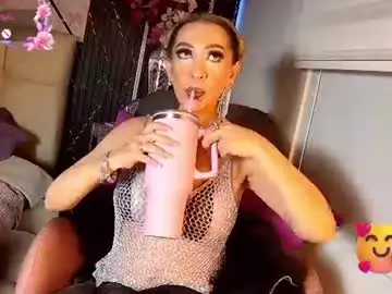Chaturbate Watch Live Sex Cams of evelynagrey