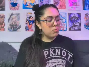 Chaturbate Best live sex cam show of snowblack_