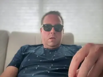 Chaturbate Live Sex Cam of brwrhc87