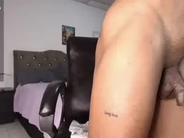 Chaturbate Live Sex Cam of aaronblack1_