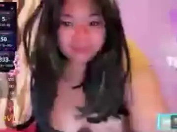Chaturbate Live Sex Cam of allianahpetit