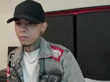 Chaturbate Free Porn Cam of arespaxtonn
