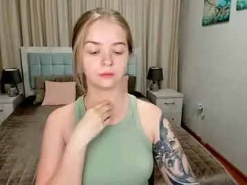 Chaturbate Live Sex Cam of sirenabloom