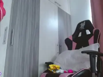Chaturbate Live Sex of emilyn_grey