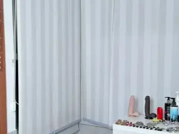 Chaturbate Live Sex Cam of mileyerikson