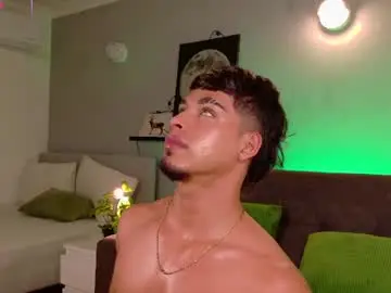 Chaturbate Best live sex cam show of ken_boy_