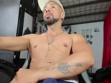 Chaturbate Best live sex cam show of arian_pervert