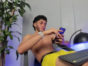 Chaturbate Free Porn Cam of tyler_fox_