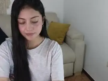 Chaturbate Live Sex Cam of pau_cute19