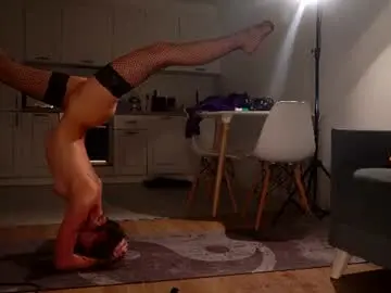 Chaturbate Live Sex Cam of shiningstarrr