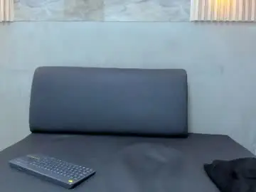Chaturbate Live Sex Cam of israel_gray