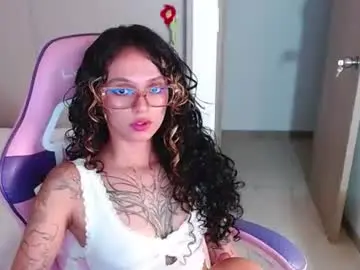 Chaturbate Live Sex of bluee_v