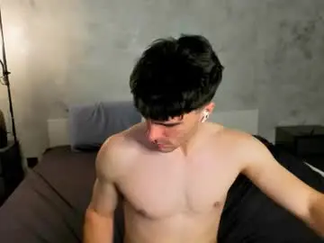 Chaturbate Live Sex Cam of sam_huston18