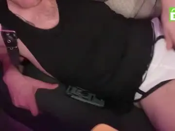 Chaturbate Adult Webcams of carlhung_69