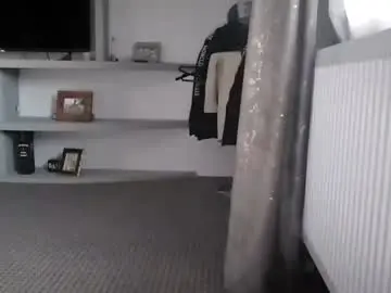 Chaturbate Live Sex Cam of crazybrenda89