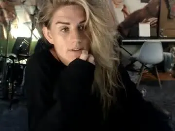 Chaturbate Live Sex Cam of katiecutie_5