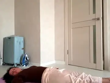 Chaturbate Live Sex Cam of clarelichtenstein