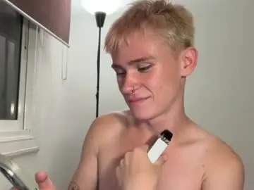 Chaturbate Live Sex Cam of twiinknico